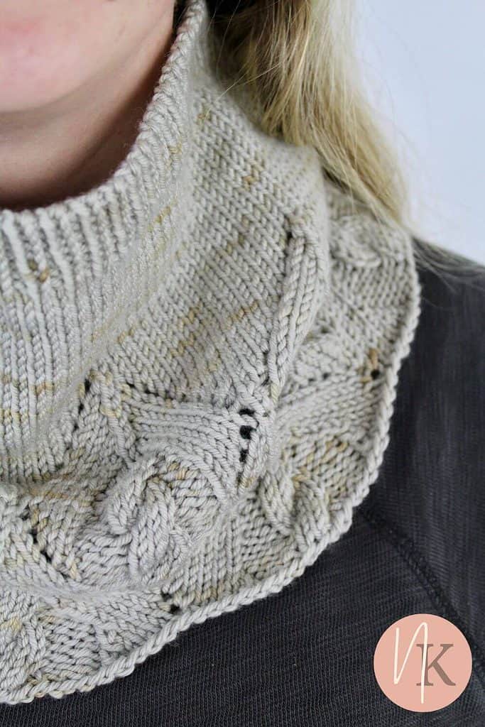 Wren Song - A Lace & Easy Cables Cowl Pattern
