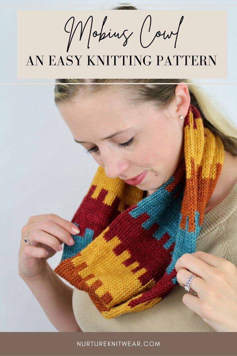 Knitting in Color - An Easy Cowl Knitting Pattern