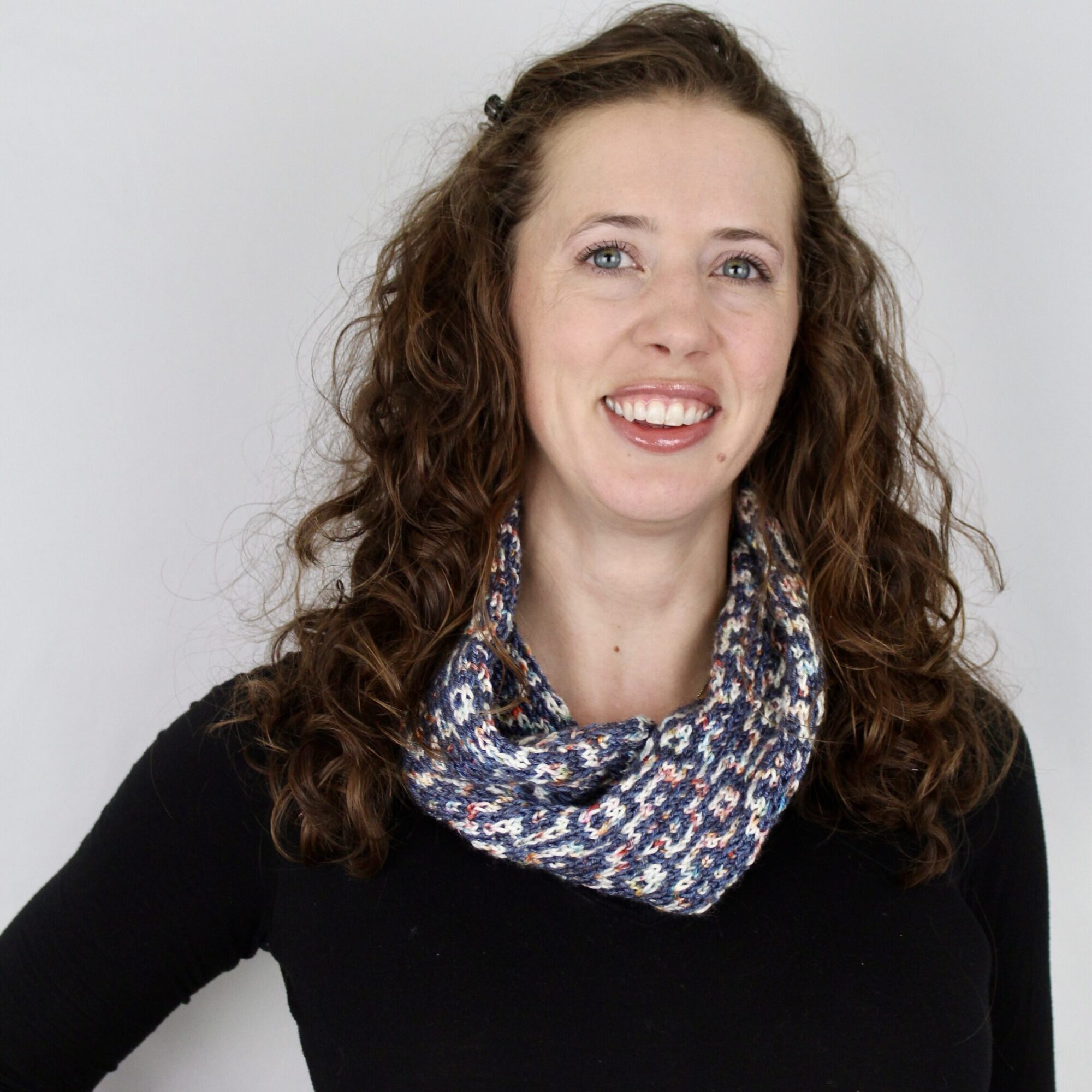Blue and white Truly Madly free mosaic cowl knitting pattern in M&ouml;bius construction